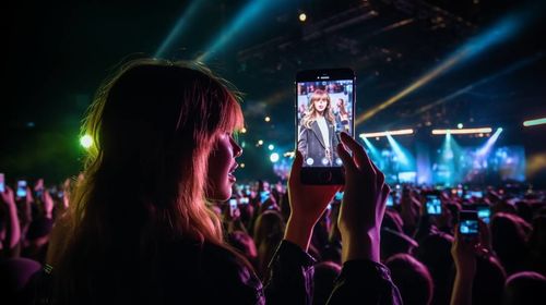 Tin tức công ty mới nhất về Những người hâm mộ Taylor Swift vui mừng: Trò chơi bài 'Chiến tranh vĩ đại' mang lại chuyến lưu diễn Eras vào đêm trò chơi của bạn